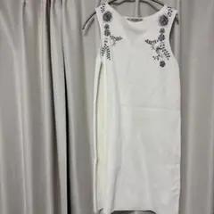ZARA アイボリー ノースリーブ 膝丈ワンピース