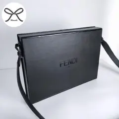 ✨激レア/新品価格23万円！✨　FENDI　ボックスバッグのサムネイル