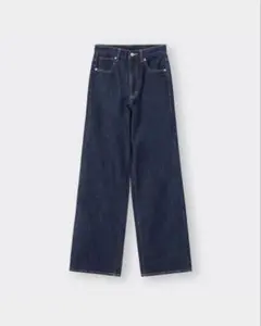 gu ハイウエストセミワイドジーンズ　【完売品】