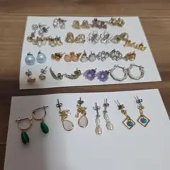 多様なデザインのピアスセット