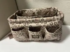 しまむら　キティ仕切り付き収納ケース