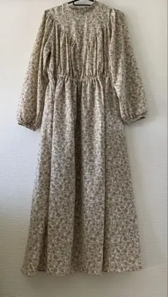earth music & ecology 花柄ロングワンピース　ベージュ