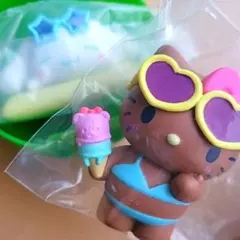 188　みんなでプールフィギュア　サンリオ　レア★ハローキティ日焼け＆シナモン