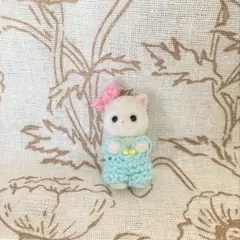 シルバニア服　小さい赤ちゃん用水色オーバーオールとリボンセット