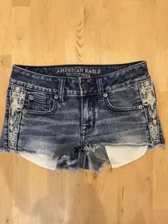 AMERICAN EAGLE OUTFITTERS 刺繍デニムショートパンツ