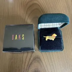DAKS ダックス 犬モチーフ ピンバッジ ブローチ ケース