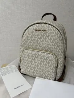 新品タグ付き　 MK マイケルコース　リュック　白ロゴ　バック　元値7.9万