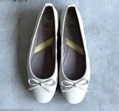 BUTTERFLY TWISTS バレエシューズ フラットパンプス ホワイトのサムネイル
