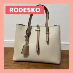 RODESKO チャーム付ミドルバッグ