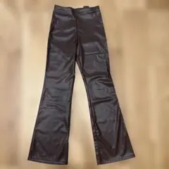 H&Ｍ　レザー風パンツのサムネイル