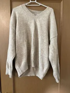 Dazy ベージュ Vネック ニット L 試着のみ