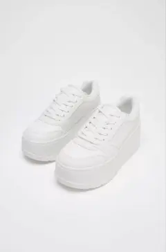 新品タグ付き ZARA ザラ プラットフォームスニーカー 35