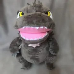 ゴジラ のぬいぐるみです。