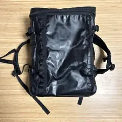 黒の中型バックパック