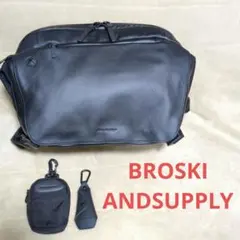 新品BRANDALISM BOMB HUGGER 2nd 壁掛け時計 バンクシー - メルカリ