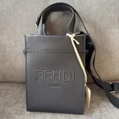 新品❣️FENDI フェンディ メンズ Go To Shopper Miniのサムネイル