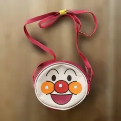 アンパンマン バッグ 赤　ショルダーバッグ
