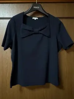 【美品】TO BE CHIC 半袖ニットリボン 大きいサイズVのサムネイル