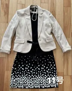 入園式ママ　セットアップ ベージュジャケットと花柄ワンピース　11号