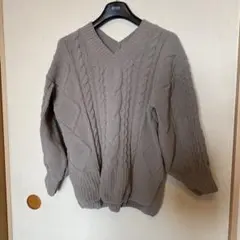 美品☆AZULグレー Vネック ケーブル編み ニットセーター
