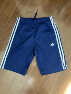 adidas ネイビー ハーフパンツ 3本ライン　160サイズ