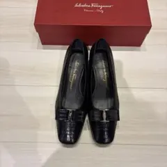 【お値下げ】Salvatore Ferragamoパンプス8ハーフcのサムネイル