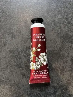 BATH & BODY WORKS ハンドクリームのサムネイル
