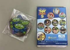 ディズニー トイストーリー5 金バッジ 缶バッジ　エイリアン リトルグリーンメン