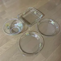 昭和レトロ　Pyrex パイレックス ガラスボウル グラタン皿　パイ皿4点セットのサムネイル