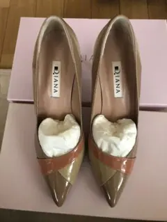 ダイアナ　パンプス　22.5cm ベージュ　ピンク　エナメル　極美品