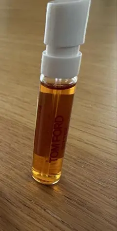 TOM FORD Bitter Peach オードパルファム 2mlのサムネイル