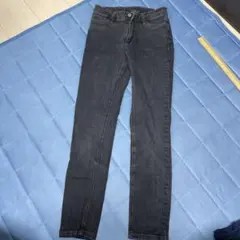 ブラックデニムスキニーデニム ボタン付き