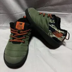 19cm スノーシューズ　ニューバランス　 オリーブグリーン　迷彩