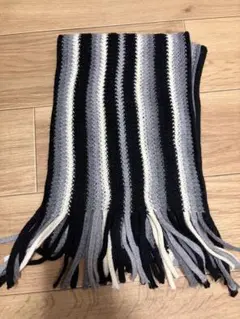 ストライプ柄フリンジマフラー