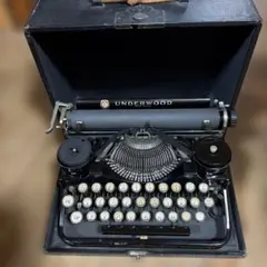 UNDERWOOD ポータブルタイプライター　レトロ　ビンテージ　アメリカ製 UNDERWOOD ポータブルタイプライター レトロ ビンテージ アメリカ製