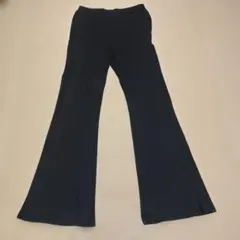 黒のフレアパンツ コットン混紡