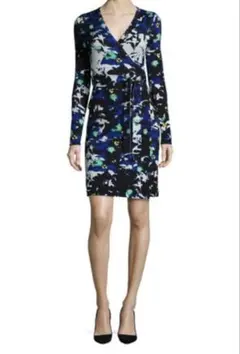 Diane von Furstenberg フローラルショートラップドレス