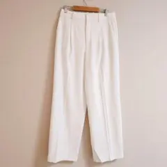 ホワイト ワイドパンツ