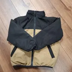 中綿コート 黒とベージュ