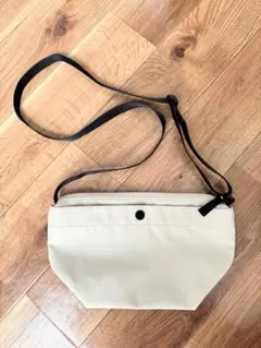 ナイロンサコッシュ