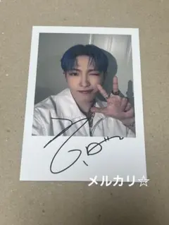 【Kep1er /KCONJAPAN2025】 江崎ひかる　直筆サイン入りチェキ Kep1er ひかる 直筆サイン入り チェキ ポラロイド - メルカリ