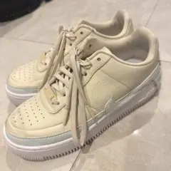 Nike Air Force 1 クリーム色 スニーカー