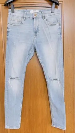 【Bershka スキニーデニム ライトブルー EUR40】