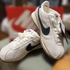 新品タグ付　NIKE コルテッツスニーカー