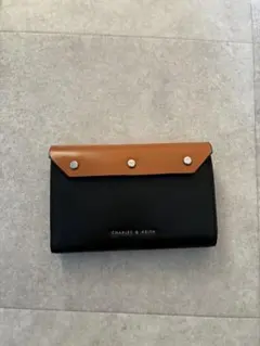 CHARLES & KEITH 二つ折り財布 ブラック/ブラウン
