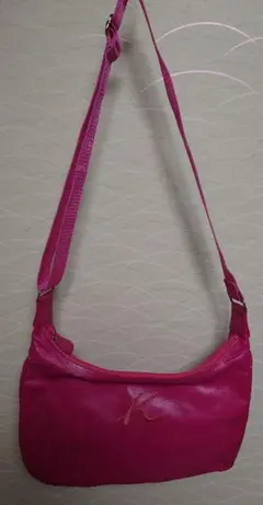 ピンク ショルダーバッグ