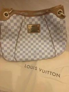 Item thumbnail for item a0614bf7-3fdf-49bf-9c7a-36ad3f563301