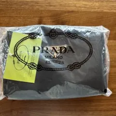 プラダ　化粧ポーチ　ノベルティ