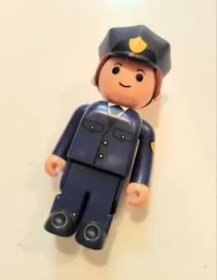 メディコム・トイBABEKUB SERIES 1 POLICE 警察官フィギュアのサムネイル