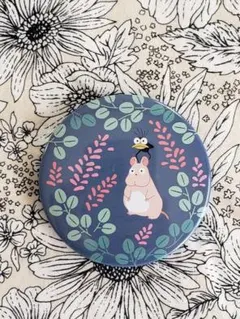 ウ*母様 千と千尋の神隠し 缶バッジ 直径約7cm